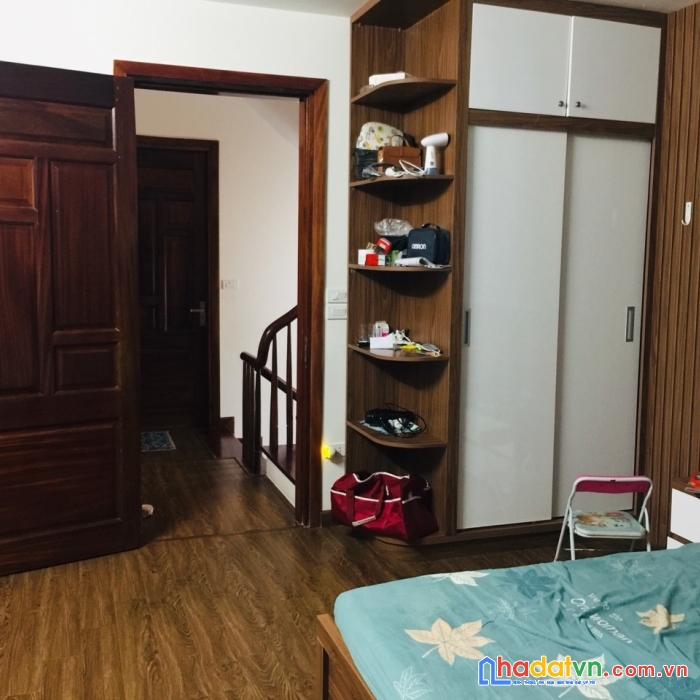 Bán nhà nguyễn văn huyên,cầu giấy 39/42m2 x 5 tầng, an sinh đỉnh, tặng toàn bộ nội thất giá 6.5 tỷ