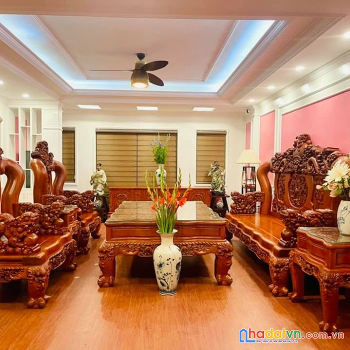 Bán nhà mặt phố thọ tháp, cầu giấy 140m, mt 8m. giá: 60 tỷ