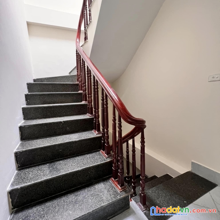 Bán nhà riêng phố nguyễn phúc lai đống đa 38m - 5 t - mt4.8m giá 5.2 tỷ cách phố 10m , kinh doanh