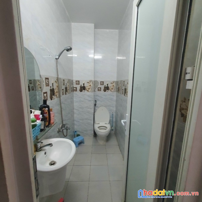 Bán nhà mặt tiền liền kề chợ hiệp bình thủ đức 4 tầng  giá 7 tỷ 2