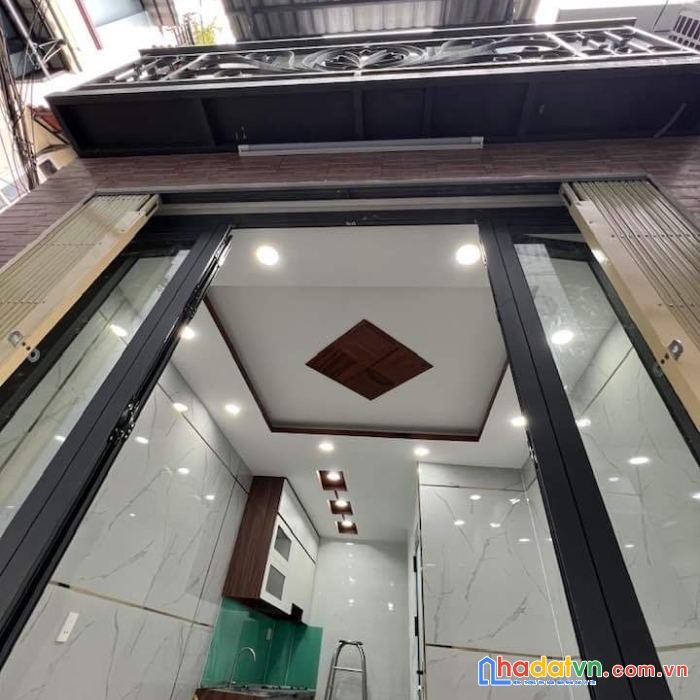 Bán nhà rẻ đẹp q4 đoàn văn bơ
 ngang 3.45x6.5m- 2 tấm giảm 400 triệu còn 2 tỷ.. cách mặt tiền 15m