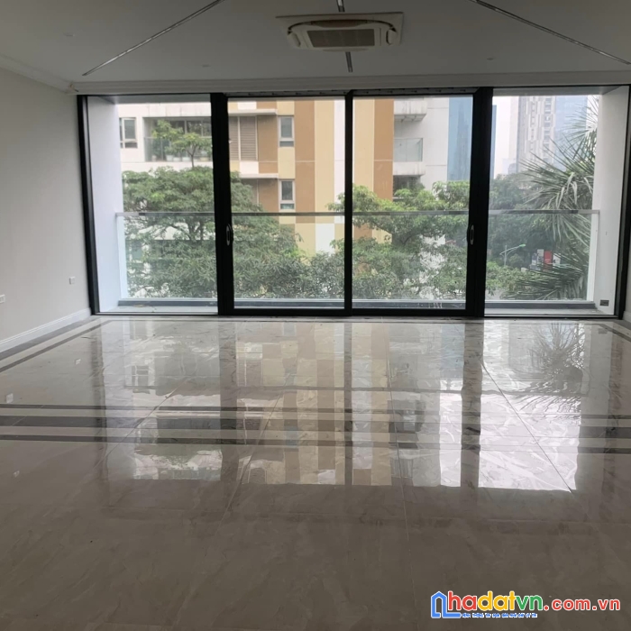 Chủ cần mua nhà to trên hoàn kiếm nên cần bán gấp toà văn phòng mp khu thnc - cầu giấy - dt : 90m