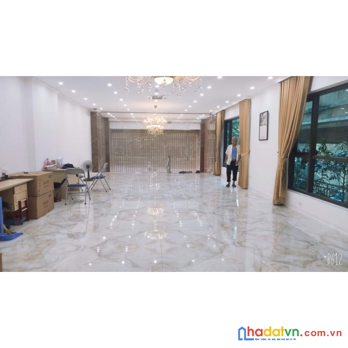 Siêu vip - toà văn phòng mặt phố trung tâm phố cổ quận long biên - cách hồ gươm 3km - dt : 125m -