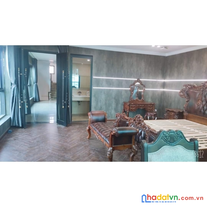 Siêu vip - toà văn phòng mặt phố trung tâm phố cổ quận long biên - cách hồ gươm 3km - dt : 125m -