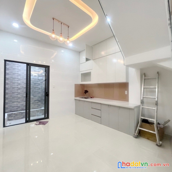 Nhà mới xây 4 tầng gần mt dương bá trạc p1q8 giá 5tỷ990