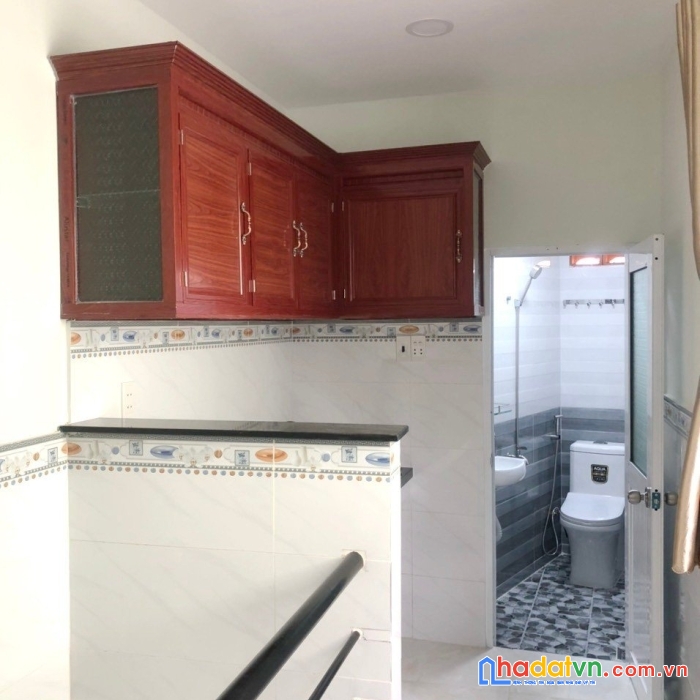 Nhà bán 2 tầng mặt tiền đường lê quyên p5q8 - giá 2 tỷ 750 triệu