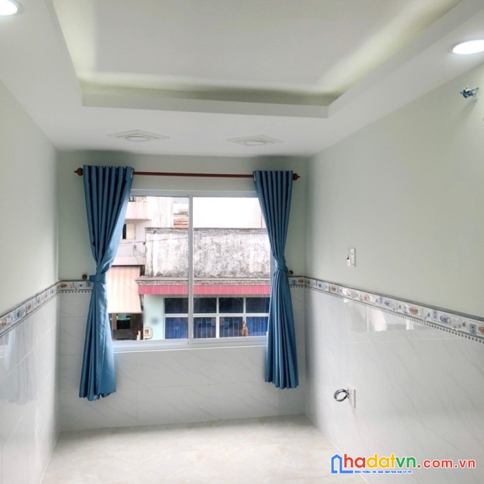 Nhà bán 2 tầng mặt tiền đường lê quyên p5q8 - giá 2 tỷ 750 triệu