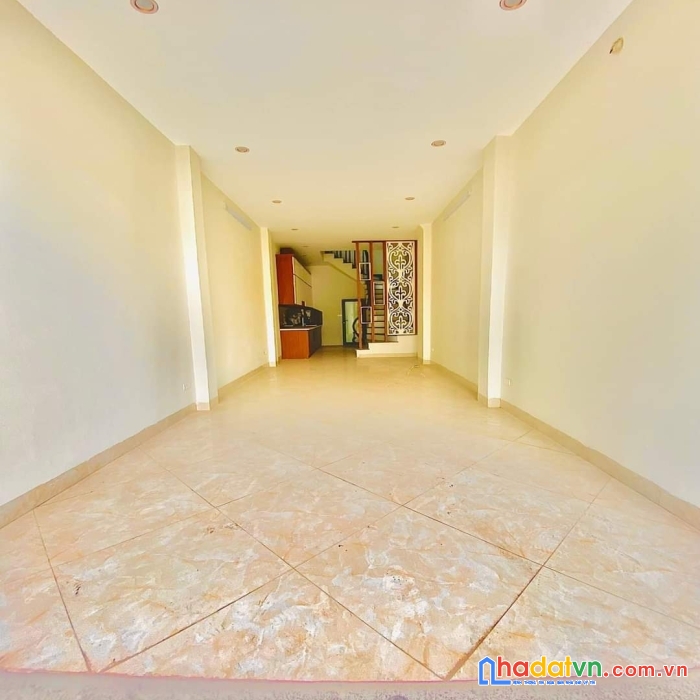 Bán gấp nhà mặt phố quận hoàng mai, 40m2, 5 tầng, ô tô tránh, kinh doanh siêu đỉnh chỉ 6,4 tỷ. hiếm
