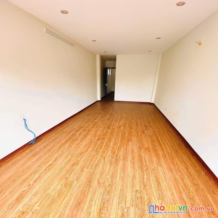 Bán gấp nhà mặt phố quận hoàng mai, 40m2, 5 tầng, ô tô tránh, kinh doanh siêu đỉnh chỉ 6,4 tỷ. hiếm