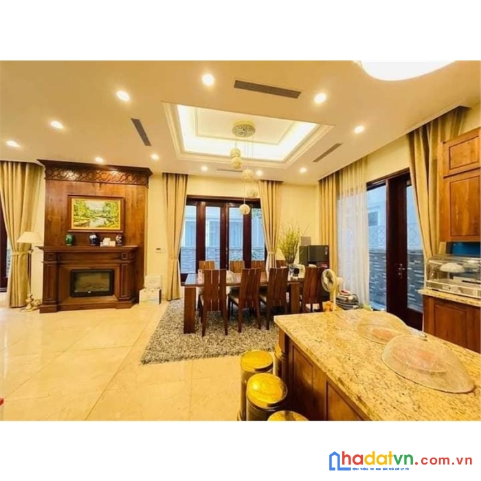 Bán nhà mặt phố tây hồ, 6 tầng thang máy, kinh doanh, ô tô tránh, gần hồ tây, 2 mặt thoáng