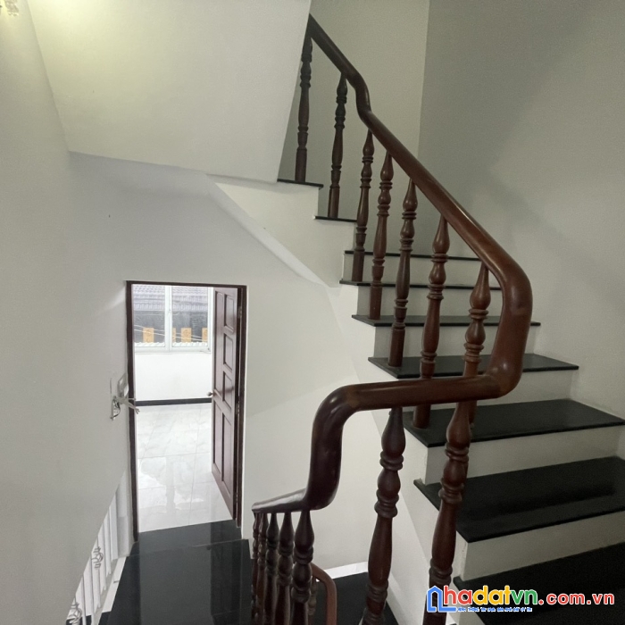 Hẻm vip 43 vườn lài quận 12 - ô tô tránh thông - hơn 99m2, 3 tầng btct, gần đh nguyễn tất thành,