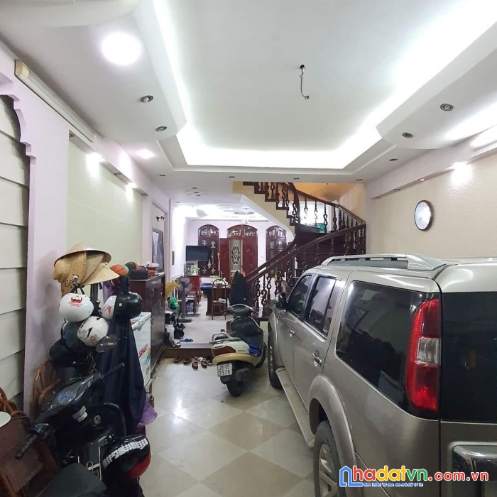 Bán nhà trần quốc hoàn, cầu giấy, phân lô, 3 ô tô tránh, kinh doanh đỉnh, 70m, 17.8 tỷ