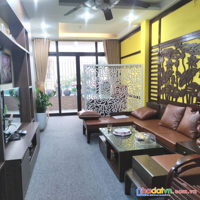 Bán nhà dương khuê, cầu giấy, vỉa hè đá bóng, đường 4 làn xe chạy, kinh doanh sầm uất, 47m, 12.5 tỷ