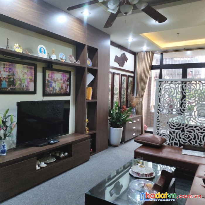 Bán nhà dương khuê, cầu giấy, vỉa hè đá bóng, đường 4 làn xe chạy, kinh doanh sầm uất, 47m, 12.5 tỷ