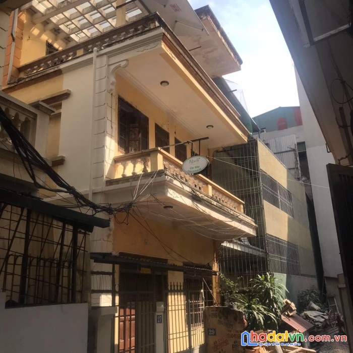 Bán đất tặng 2 căn nhà cấp 4 trần quốc vượng, cầu giấy, 180m2, mt 17m, giá 16.8 tỷ