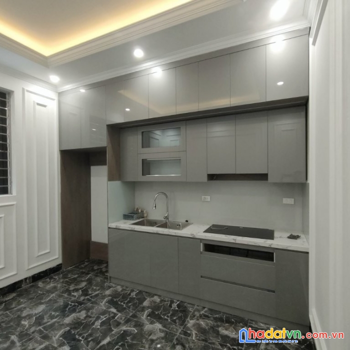 Bán gấp nhà tu hoàng phân lô kinh doanh ô tô nhà mới dt 40m giá nhỉnh 6 tỷ