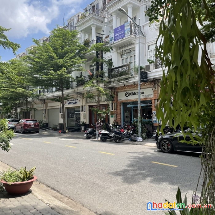Cho thuê mặt bằng 45m2, căn góc 2 mặt tiền, đường số 7 kdc ctyland center hill, phường 7. quận gò