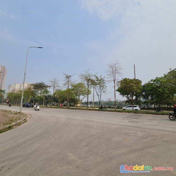 Đất phân lô ô tô tránh vip - lô góc 3 thoáng - vỉa hè tòa nhà 10 tầng chờ khách khởi công