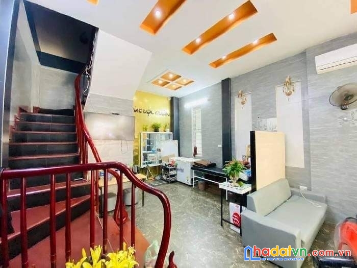 Bán nhà ngã ba tân mai tt hoàng mai 55m2 3 ngủ, chỉ 3 tỷ 8.