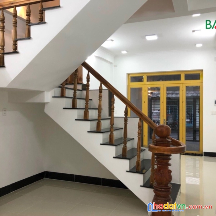 Bán nhà mặt tiền kinh doanh 1t1l gần ubnd p.tân vạn, shr thổ cư đường ô tô