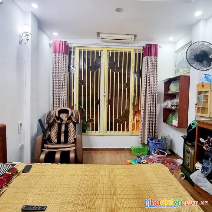 Cần bán gấp nhà phố nguyễn lương bằng, 41m2, 6 phòng ngủ, 5.4tỷ, gần phố,  0823934589.