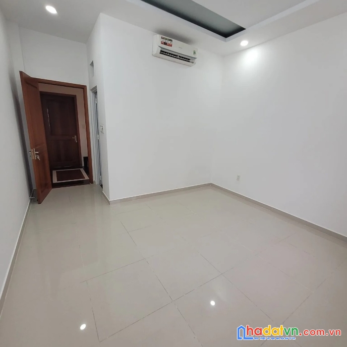 Giảm 1 tỷ  bán gấp bùi quang là, hxh 4 tầng, 4x17m, nhà mới sổ đẹp chỉ 6.4 tỷ tl