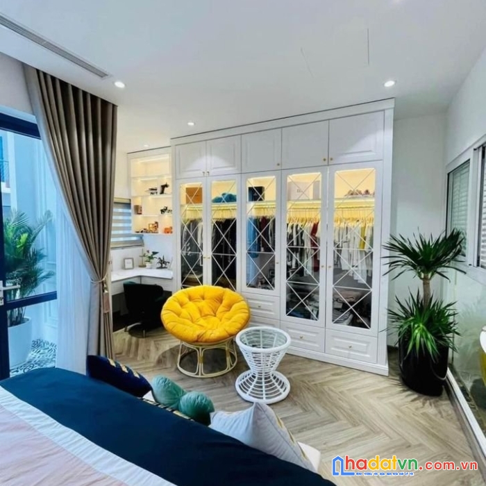 Bán nhà ngã 6 ô chợ dừa 40m2 giá bán 4,65 tỷ, đẹp ở luôn