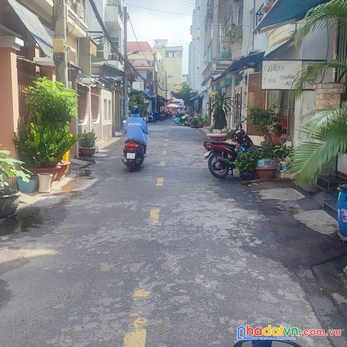 Nhà đẹp p bình thọ . lô góc. mới xây kinh doanh được. đủ công năng. giá rẻ chỉ hơn 6 tỷ