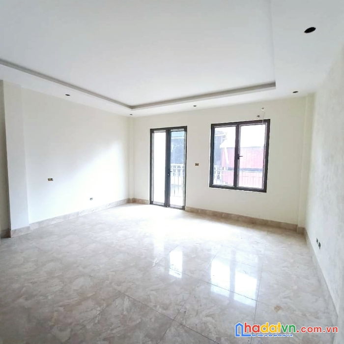 Bán tòa nhà căn hộ dv, xuân diệu, sát hồ tây, dt 75m2, 7 t, tổng 10p cho thuê, giá 8,5 tỷ.