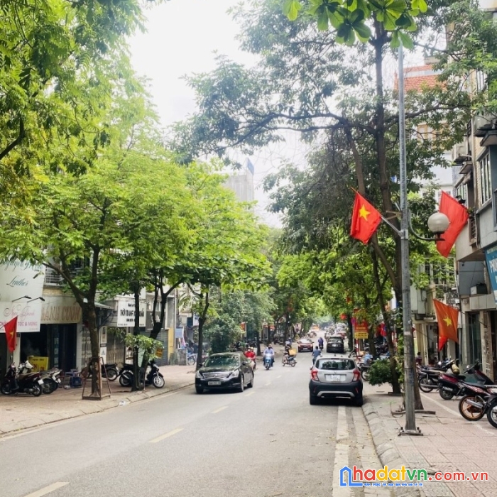 Bán mặt phố ngoc lâm long biên với diện tích 100m2 chỉ 17,5 tỷ mặt tiền 5,6 m vị trí đẹp