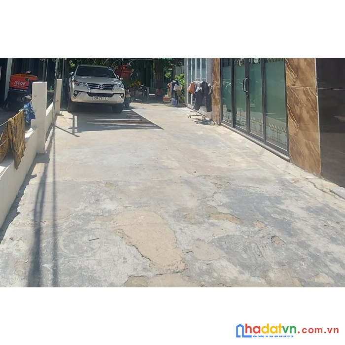 Nhà phạm nhữ tăng k ô tô, 30m ra mt, 43m2, 3 tầng, đẹp, 2.x tỷ