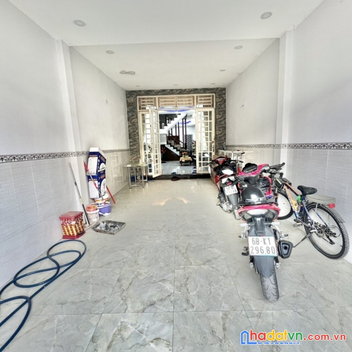 Nhà mặt tiền liên khu 4-5 bình tân 106m2 ,5 tầng nhỉnh 6 tỷ