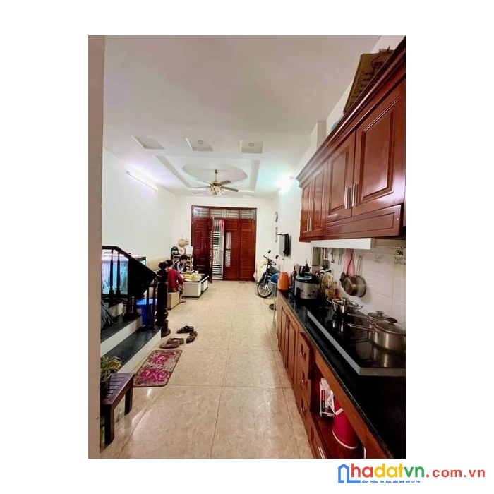 Nhà vị trí đẹp phố vũ tông phan 30m ra ôtô 50m ra mặt phố dt:35m2 4 tầng mt 4m 3 phòng ngủ giá: 3x