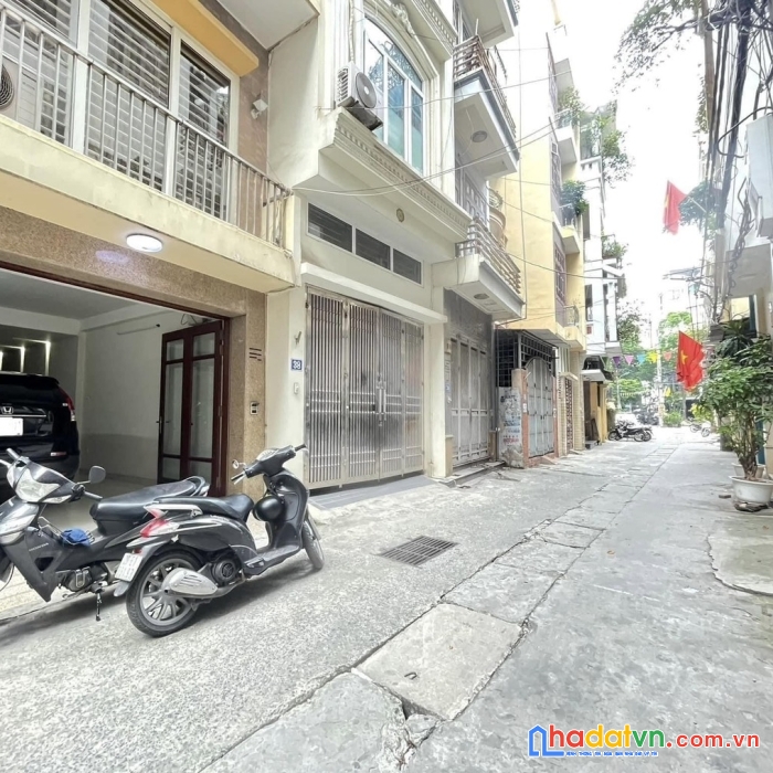 Bán nhà trung kính, cầu giấy, phân lô, ô tô tránh, 2 ô tô ngủ trong nhà,15m ra phố, 52m2, chỉ 13.8