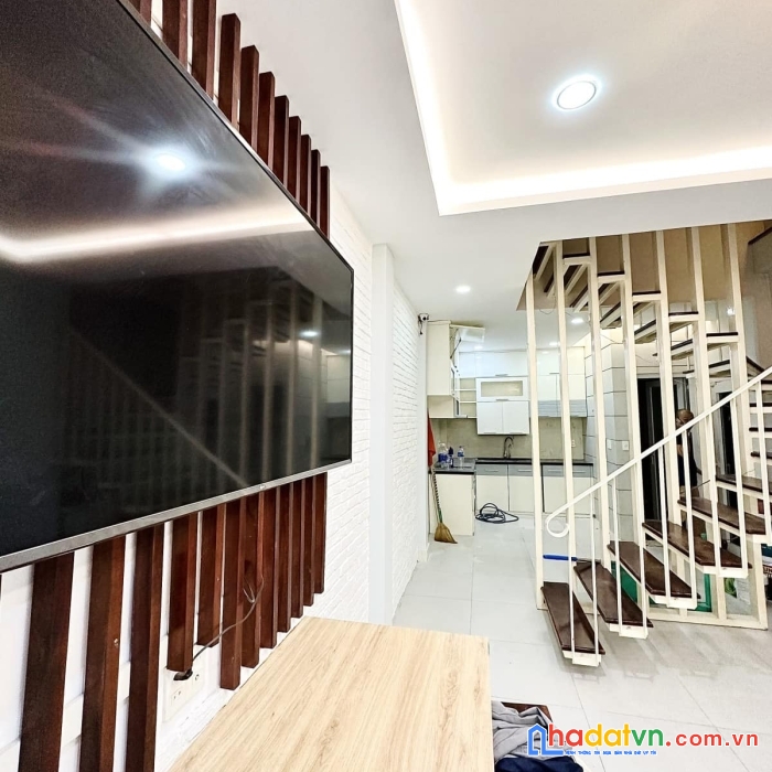 Nhà siêu đẹp, hai mặt hẻm xe hơi lê quang định, bình thạnh, 44m2, 3 tầng, 6 tỷ mấy