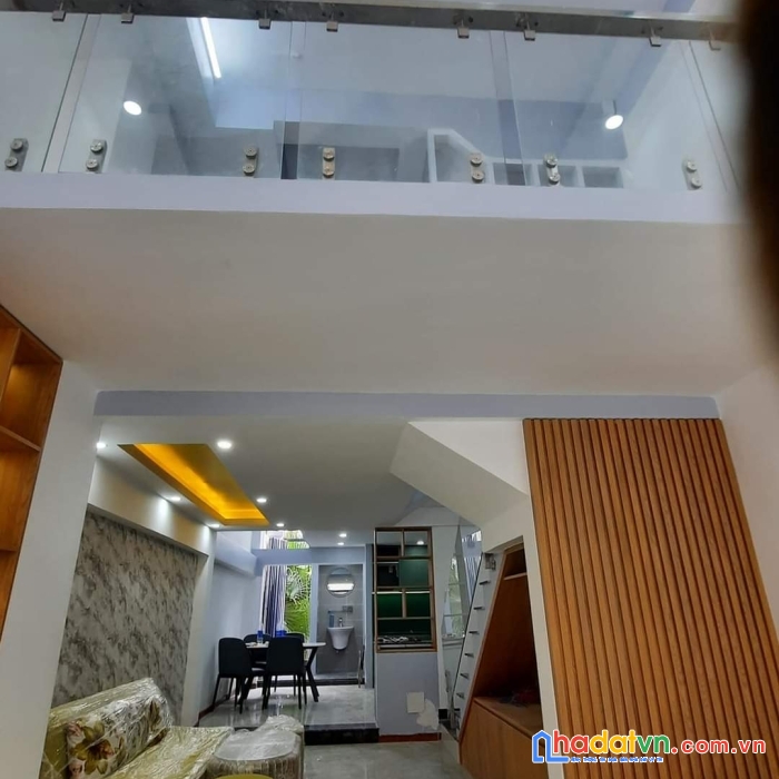 Nhà mới ở ngay 4m x 17m ô tô ra vào  có nội thất đầy đủ ql13 hiệp bình phước