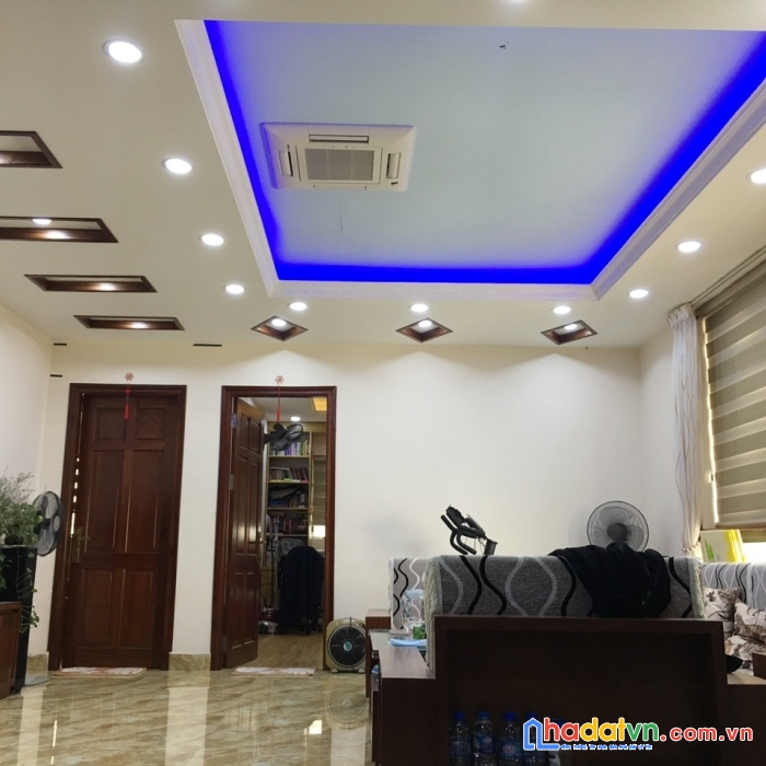 Bán gấp chung cư ngoại giao đoàn, lô góc, 100m2, chỉ 4,95 tỷ, tặng nội thất xịn