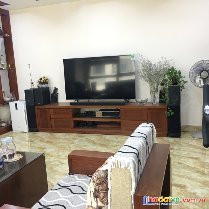 Bán gấp chung cư ngoại giao đoàn, lô góc, 100m2, chỉ 4,95 tỷ, tặng nội thất xịn