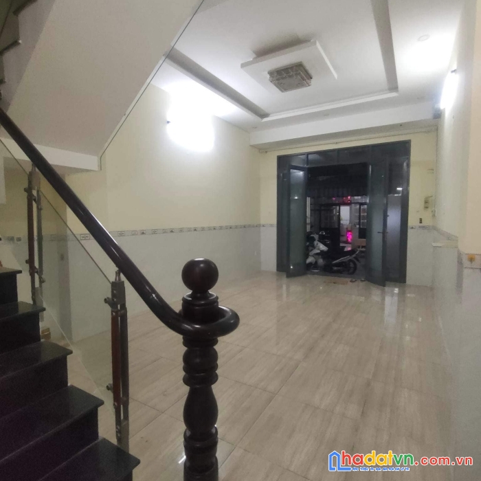 Bán gấp nhà đường nguyễn thái sơn shr nằm gần chợ gò vấp 3tầng hơn 4tỷ