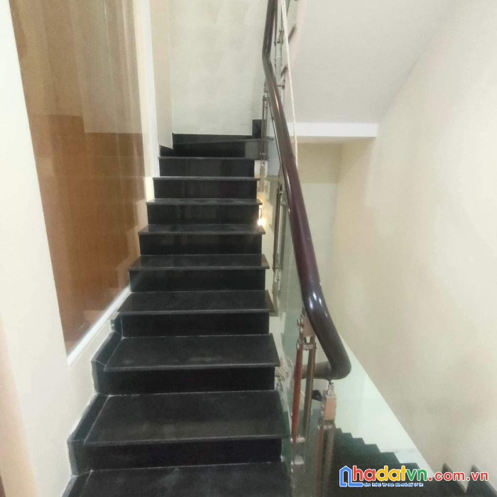 Bán gấp nhà đường nguyễn thái sơn shr nằm gần chợ gò vấp 3tầng hơn 4tỷ
