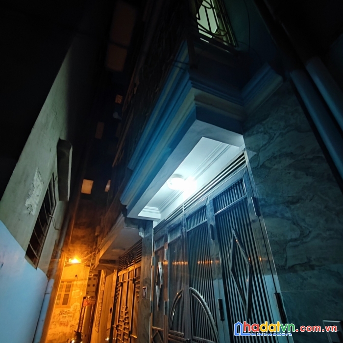 Bán gấp nhà phố láng hạ 60m 3tầng mt 4,5m  chỉ 4,8 tỷ.