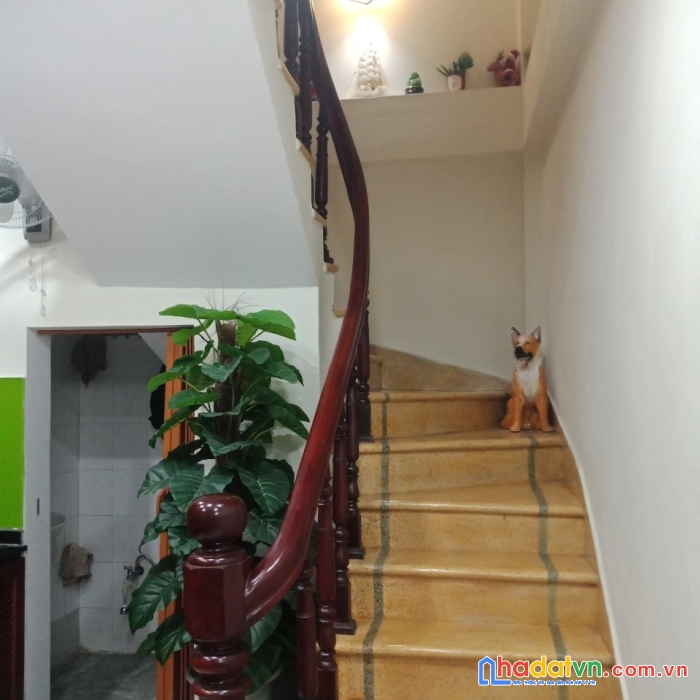 Bán gấp nhà phố láng hạ 60m 3tầng mt 4,5m  chỉ 4,8 tỷ.