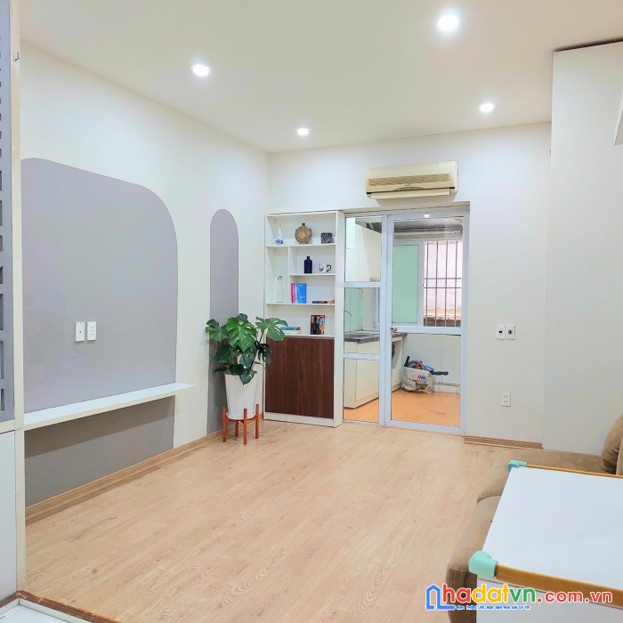 Nhà đẹp giá: 1.35 tỷ có thương lượng sổ đỏ riêng biệt hai bà trưng .