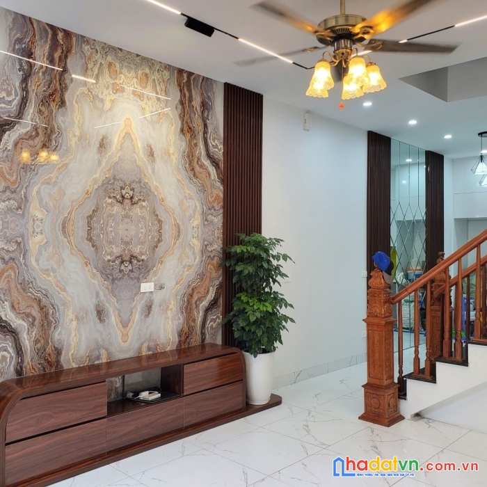 Bán gấp nhà phố hào nam quận đống đa, ngõ 2,5m, gần ô tô, kinh doanh, 
39m2, 5 tầng, giá 4,5 tỷ