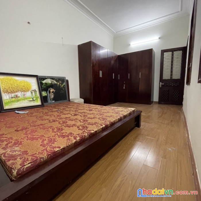 Bán gấp nhà phố hào nam quận đống đa, ngõ 2,5m, gần ô tô, kinh doanh, 
39m2, 5 tầng, giá 4,5 tỷ