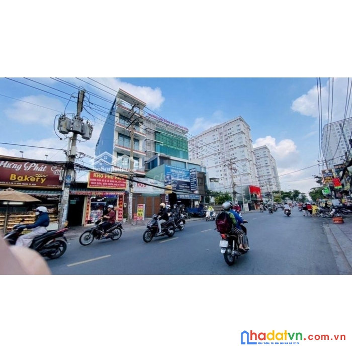 Bán nhà mặt tiền ngay vincom nguyễn xí q.bình thạnh 5 tấm 5x18m2 nhỉnh 12 tỷ tl