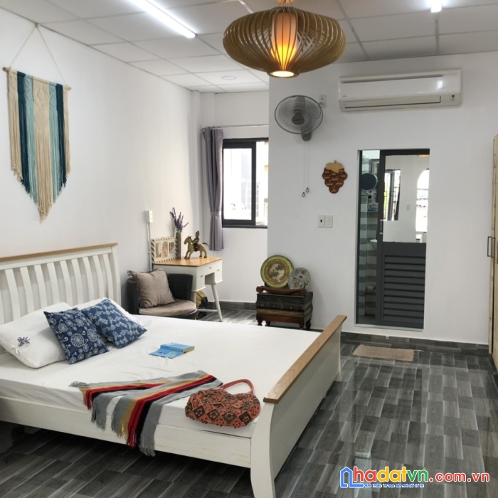 Bán nhà mặt tiền ngay vincom nguyễn xí q.bình thạnh 5 tấm 5x18m2 nhỉnh 12 tỷ tl
