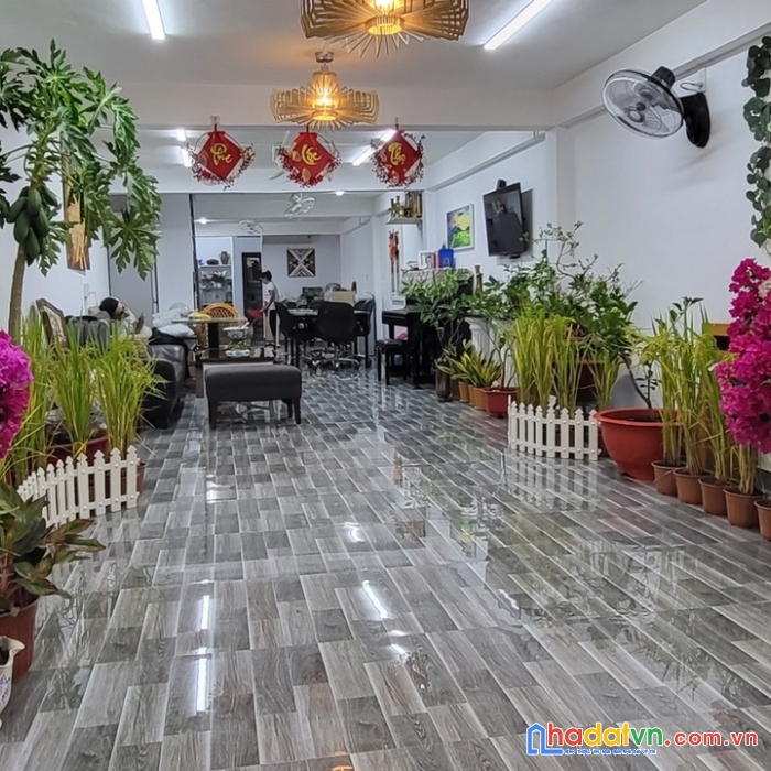 Bán nhà mặt tiền ngay vincom nguyễn xí q.bình thạnh 5 tấm 5x18m2 nhỉnh 12 tỷ tl