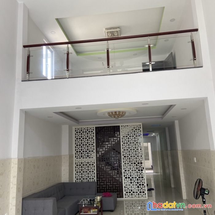 Bán gấp nhà mt đẹp 190 trịnh đình trọng, pt, tân phú