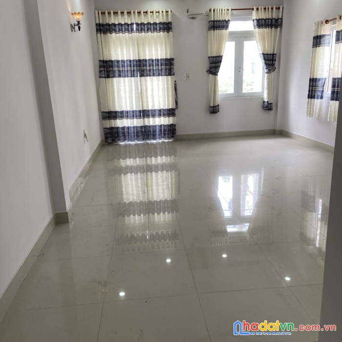 Bán gấp nhà mt đẹp 190 trịnh đình trọng, pt, tân phú